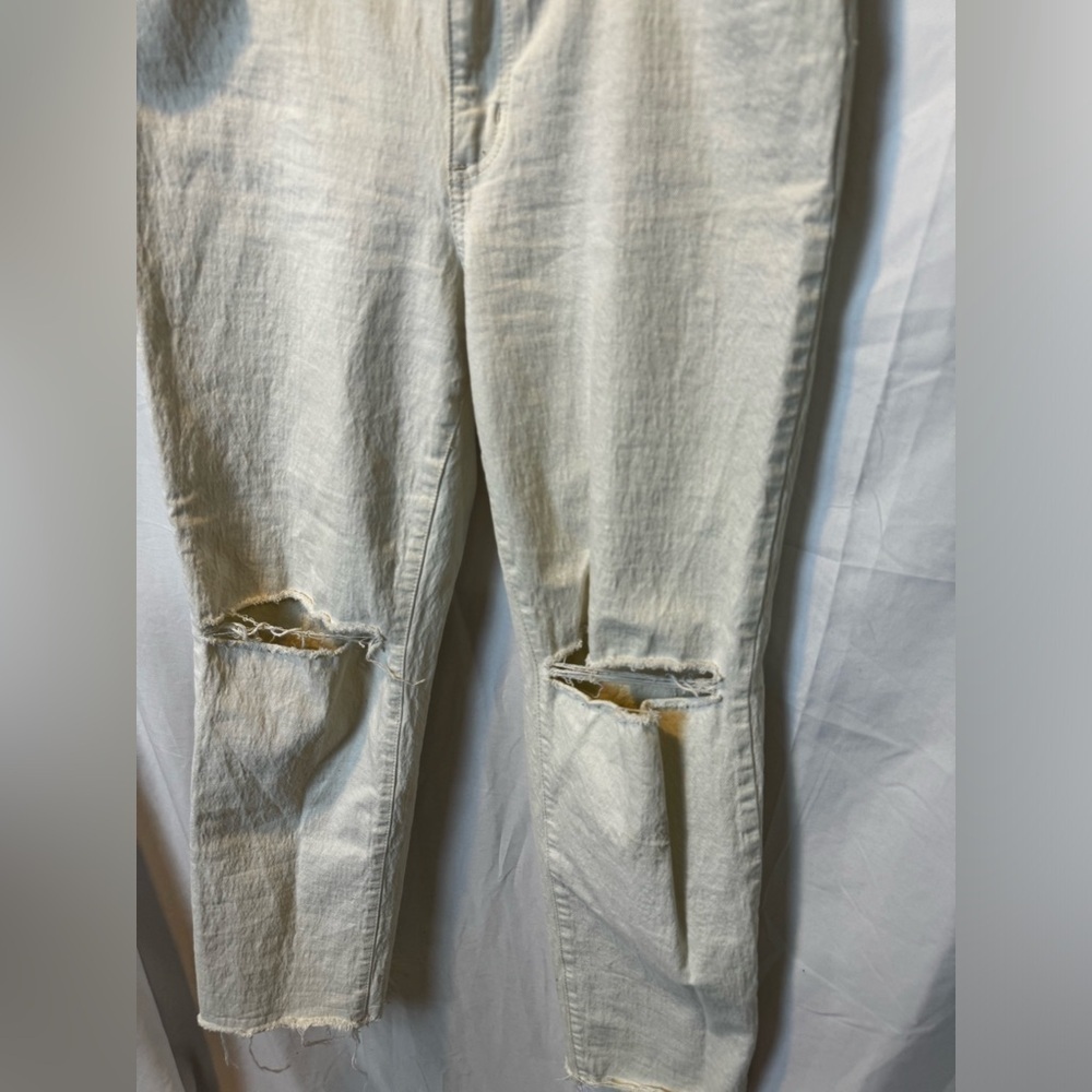 Universal Thread Women’s Jeans Size 10/30L - Picture 2 of 6